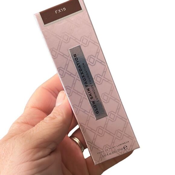 XX Revolution Glow Skin‎ FauXXdation Foundation FX15 - Picture 1 of 5